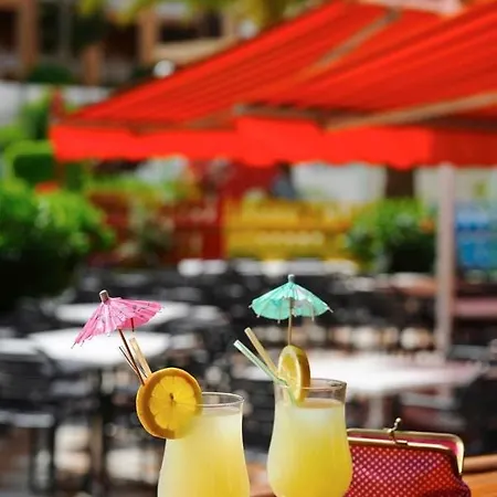 アパートホテル Compostela Beach 3*